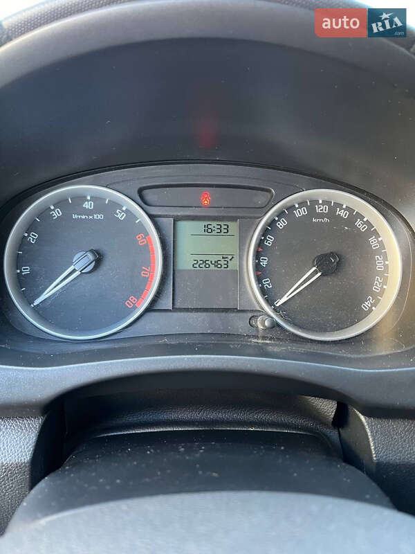 Хэтчбек Skoda Fabia 2010 в Луцке фото 15 Хэтчбек Skoda Fabia 2010 в Луцке