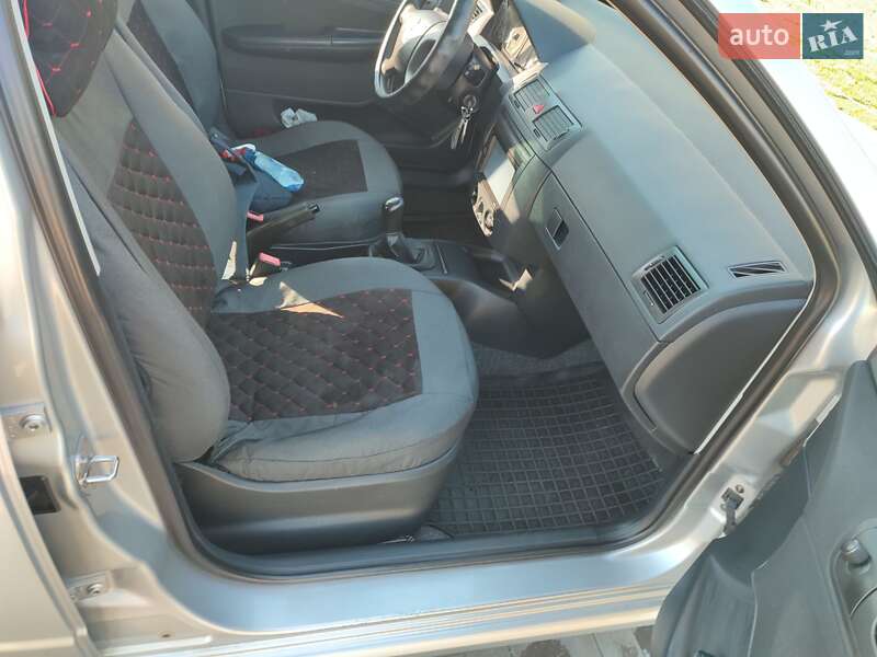 Хетчбек Skoda Fabia 2005 в Миколаєві