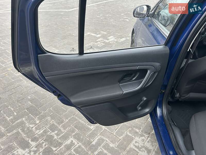 Хэтчбек Skoda Fabia 2012 в Днепре