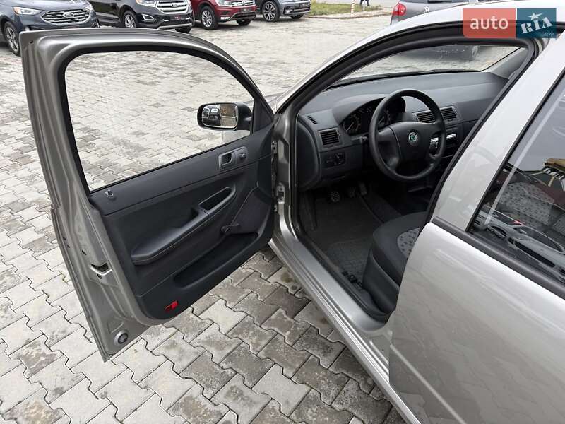 Хетчбек Skoda Fabia 2006 в Ужгороді фото 21 Хетчбек Skoda Fabia 2006 в Ужгороді