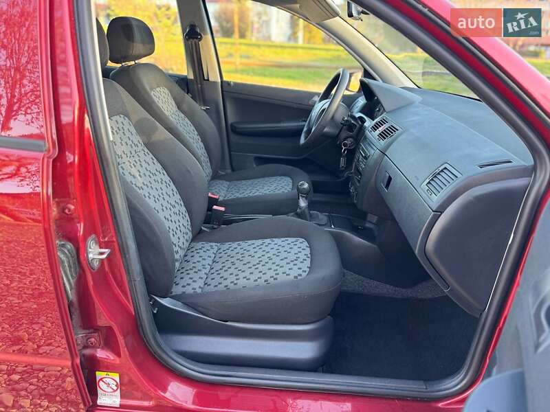 Универсал Skoda Fabia 2006 в Долине фото 24 Универсал Skoda Fabia 2006 в Долине