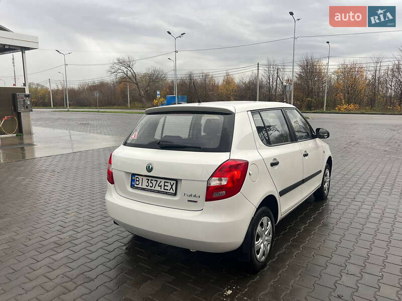 Хэтчбек Skoda Fabia 2012 в Полтаве