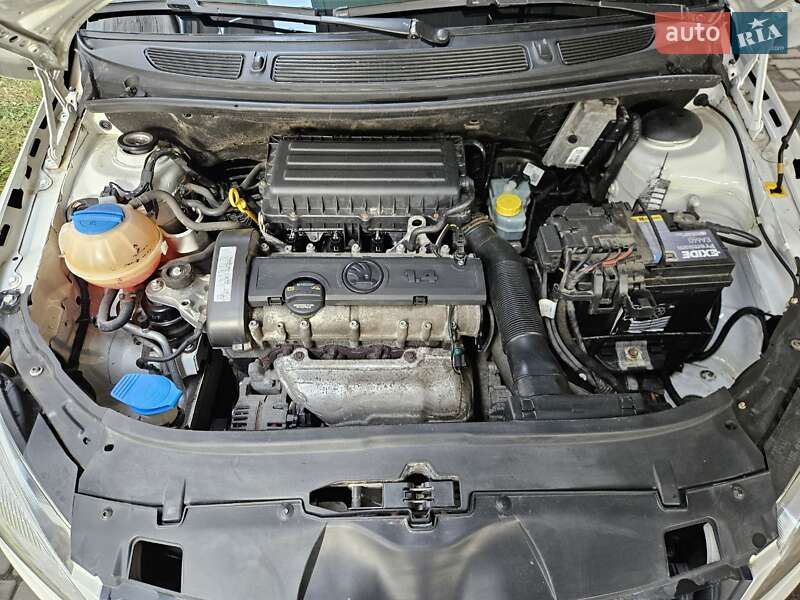 Хэтчбек Skoda Fabia 2014 в Ивано-Франковске