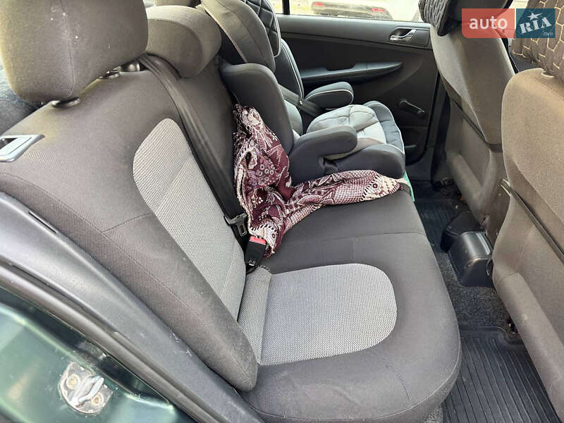 Седан Skoda Fabia 2004 в Одессе