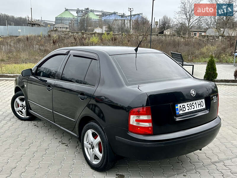 Седан Skoda Fabia 2004 в Вапнярке