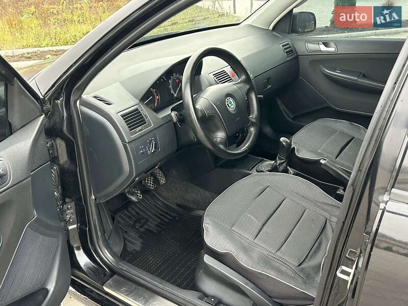 Седан Skoda Fabia 2004 в Вапнярке