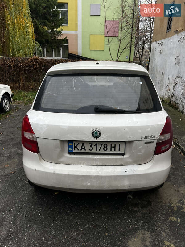 Хетчбек Skoda Fabia 2012 в Києві