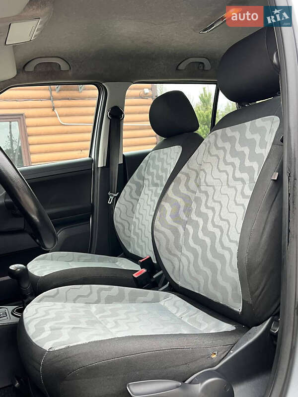 Хэтчбек Skoda Fabia 2009 в Белогородке фото 9 Хэтчбек Skoda Fabia 2009 в Белогородке