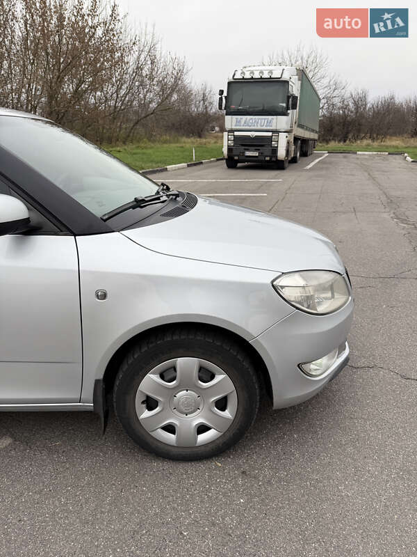 Універсал Skoda Fabia 2015 в Новій Водолагі