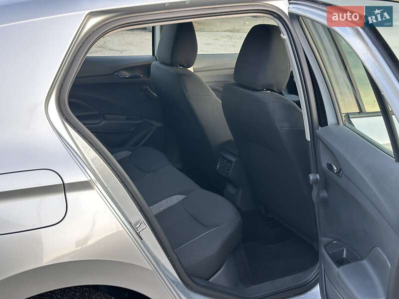 Хэтчбек Skoda Fabia 2024 в Киеве