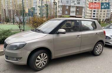 Хетчбек Skoda Fabia 2015 в Києві