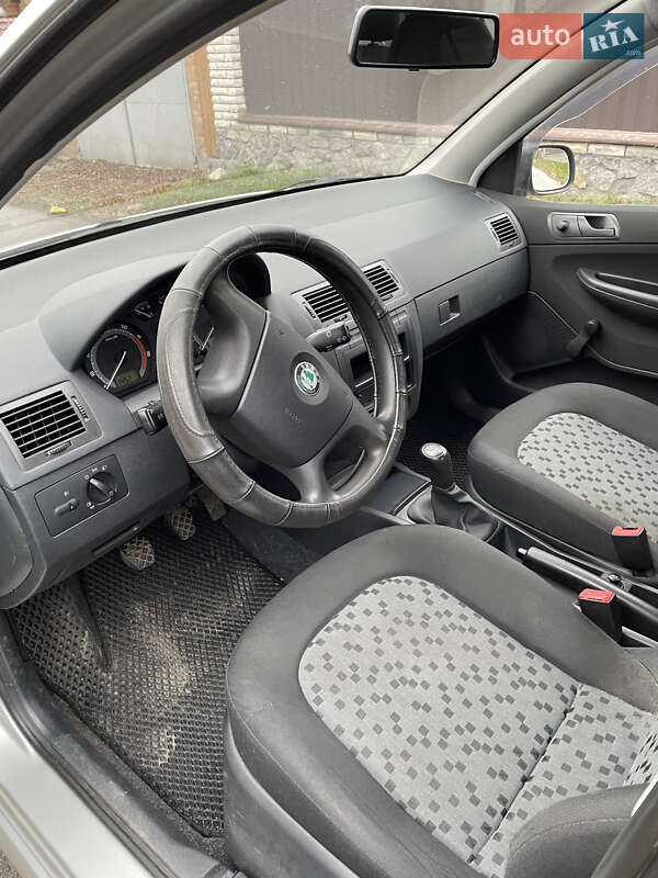 Хэтчбек Skoda Fabia 2005 в Немирове
