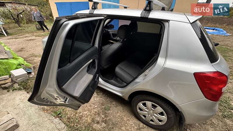 Хэтчбек Skoda Fabia 2011 в Запорожье
