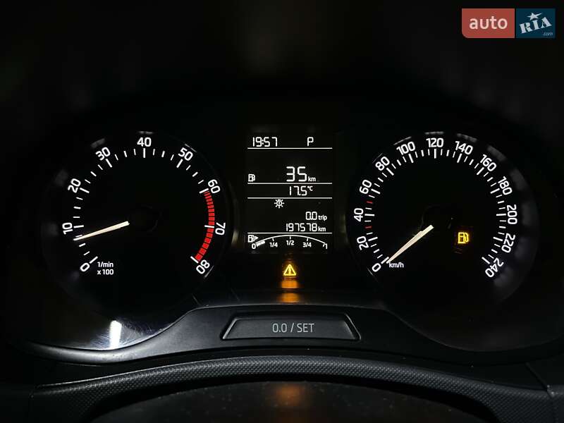 Хэтчбек Skoda Fabia 2016 в Киеве