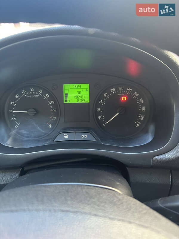 Хэтчбек Skoda Fabia 2010 в Виннице