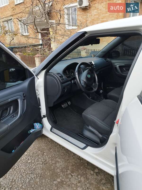 Хэтчбек Skoda Fabia 2012 в Теплике