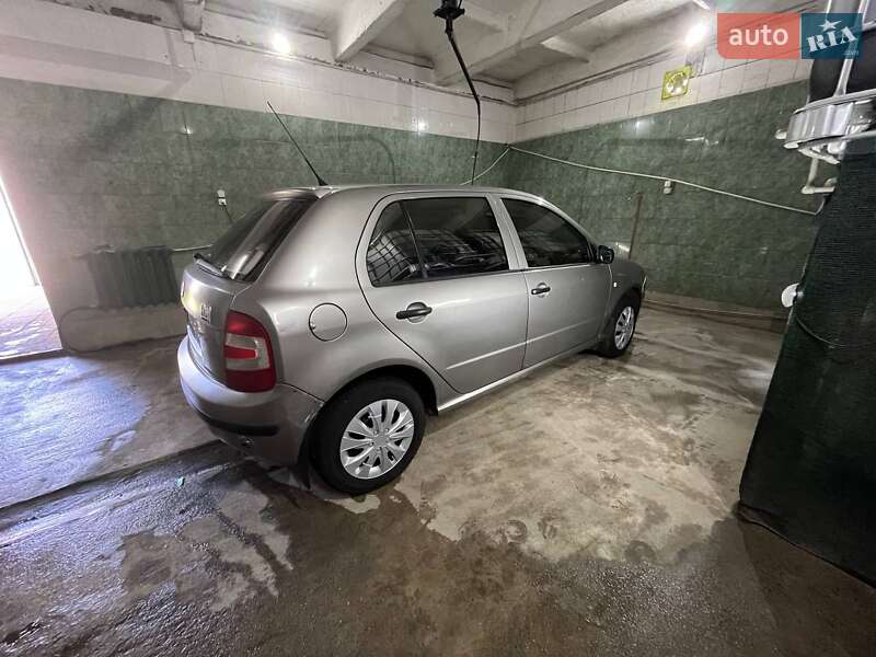 Хэтчбек Skoda Fabia 2006 в Бердичеве