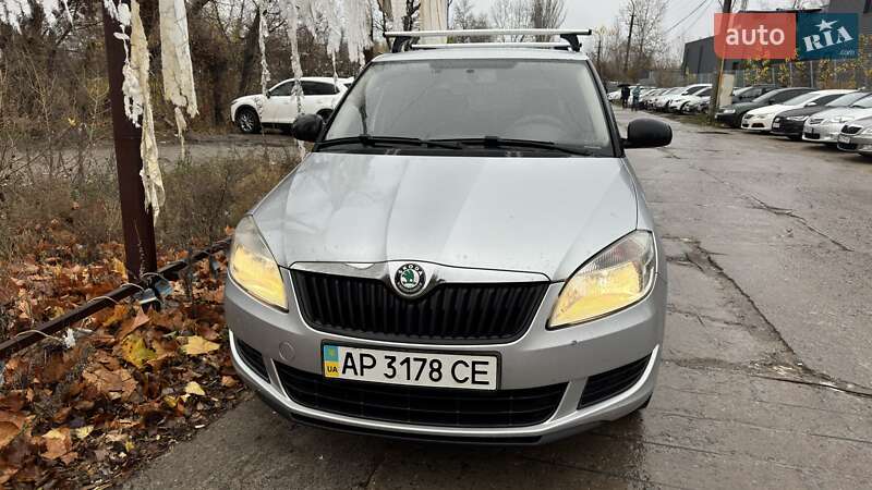 Хэтчбек Skoda Fabia 2011 в Запорожье