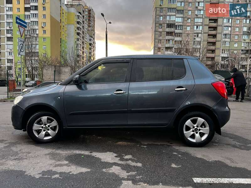 Хэтчбек Skoda Fabia 2007 в Киеве