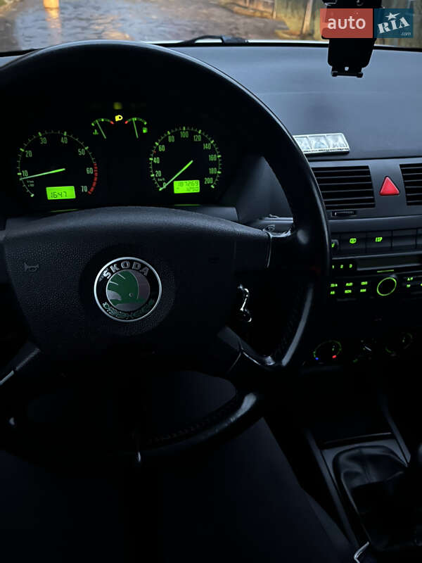 Седан Skoda Fabia 2004 в Мукачево