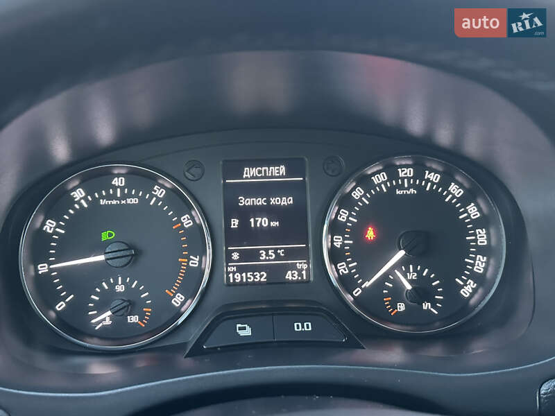 Хэтчбек Skoda Fabia 2013 в Луцке