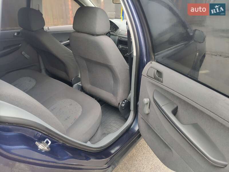 Универсал Skoda Fabia 2003 в Киеве