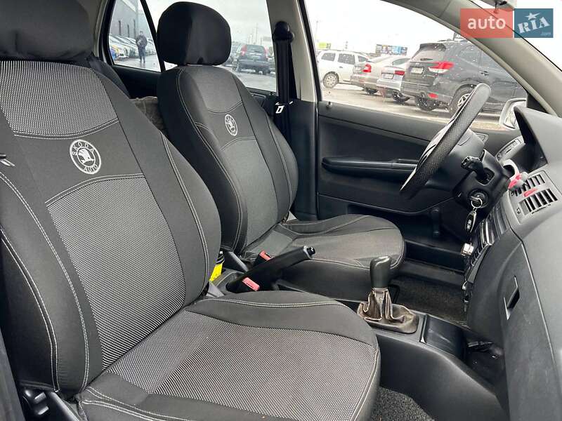 Хэтчбек Skoda Fabia 2006 в Львове