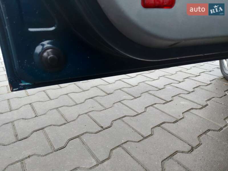 Хэтчбек Skoda Fabia 2001 в Волочиске