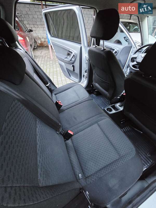 Універсал Skoda Fabia 2011 в Одесі