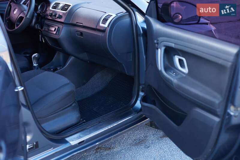 Хэтчбек Skoda Fabia 2007 в Жмеринке