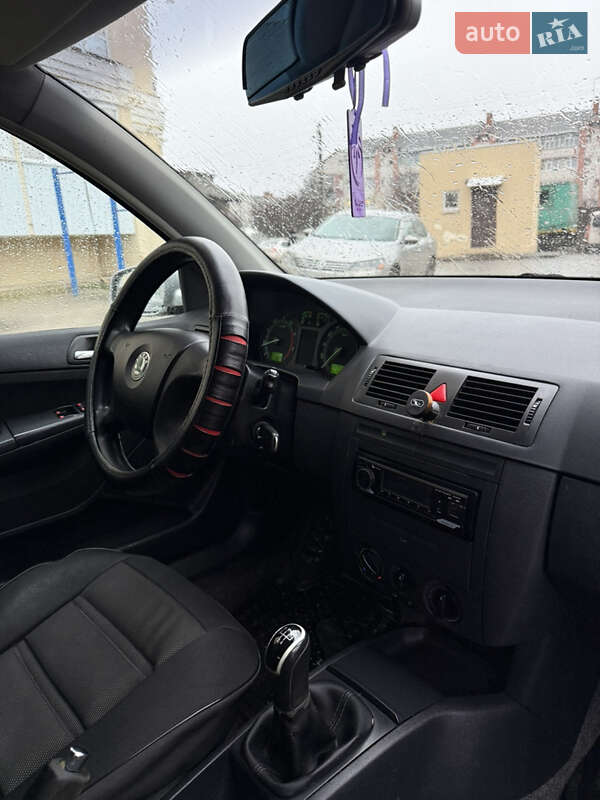 Универсал Skoda Fabia 2006 в Чернигове