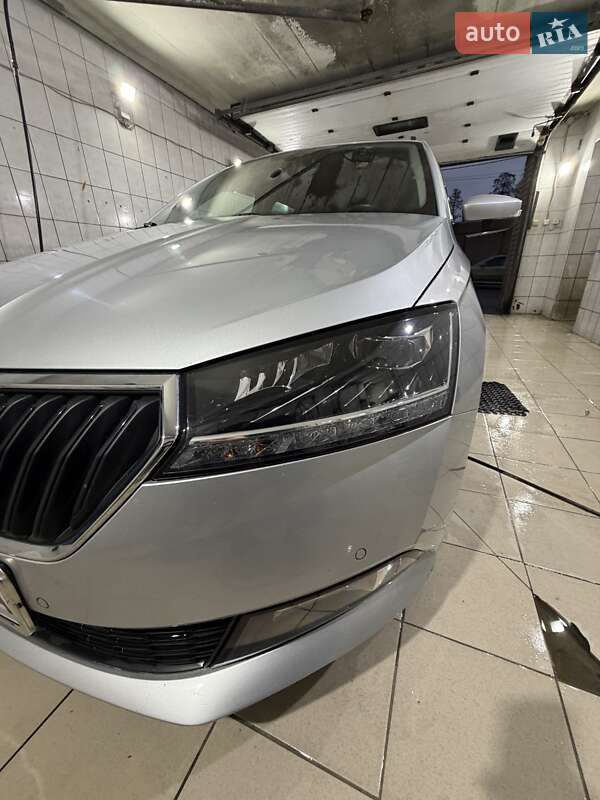 Универсал Skoda Fabia 2021 в Киеве