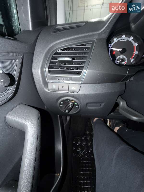 Универсал Skoda Fabia 2021 в Киеве