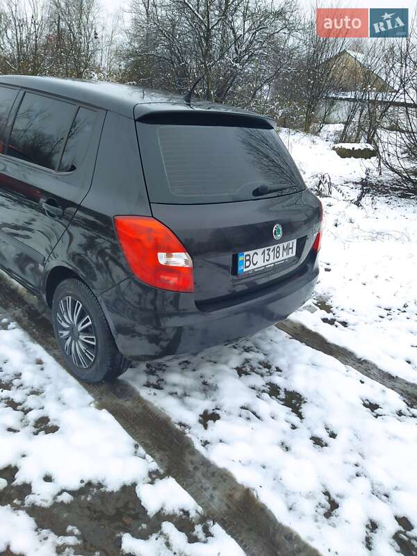 Хэтчбек Skoda Fabia 2012 в Львове