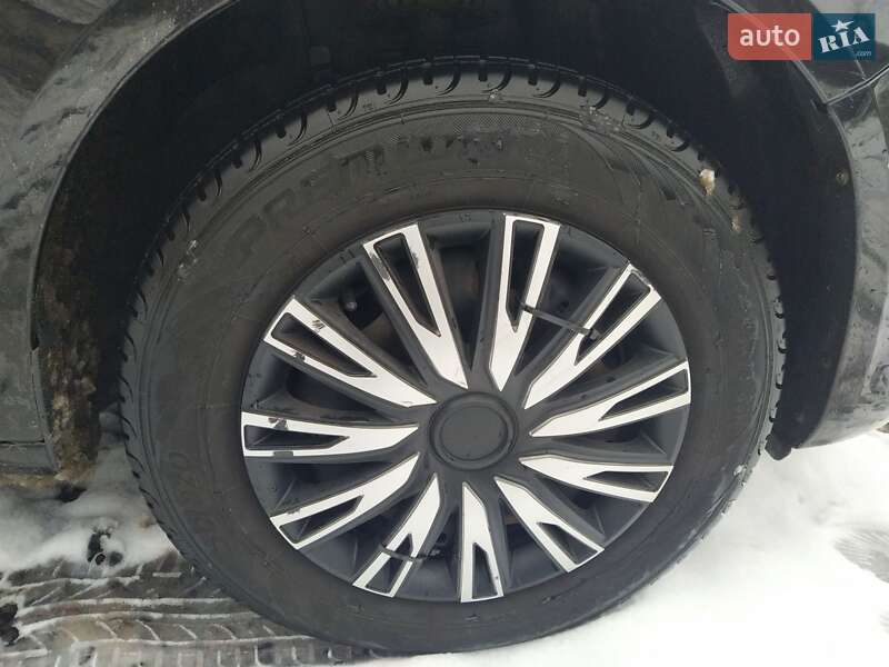 Хэтчбек Skoda Fabia 2012 в Львове