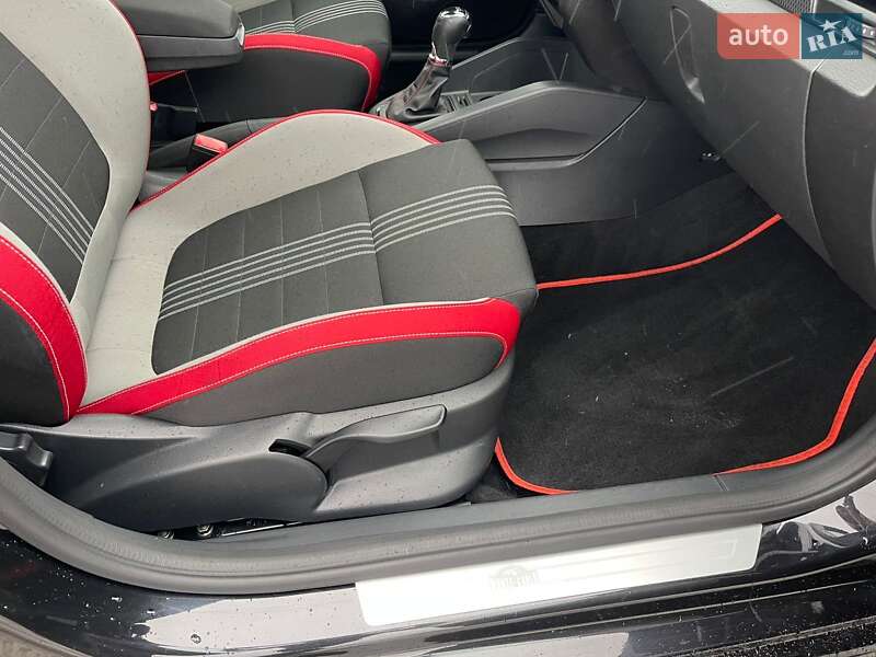 Хэтчбек Skoda Fabia 2016 в Ужгороде