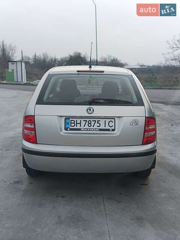 Универсал Skoda Fabia 2001 в Новом Буге
