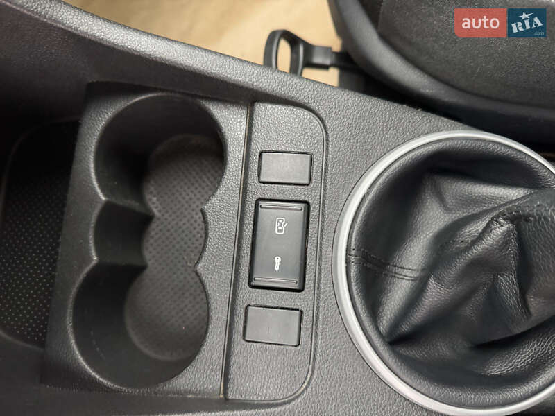 Хэтчбек Skoda Fabia 2008 в Днепре