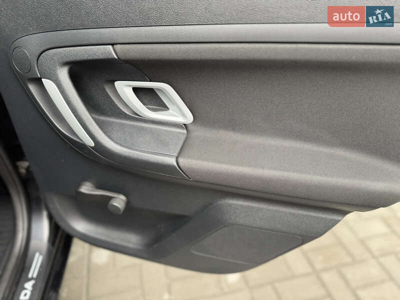 Хэтчбек Skoda Fabia 2008 в Днепре