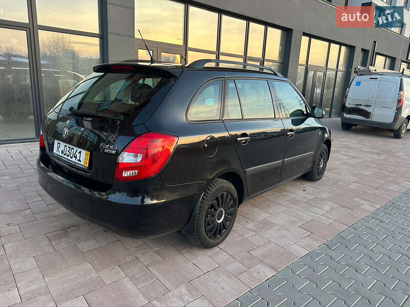 Універсал Skoda Fabia 2008 в Луцьку