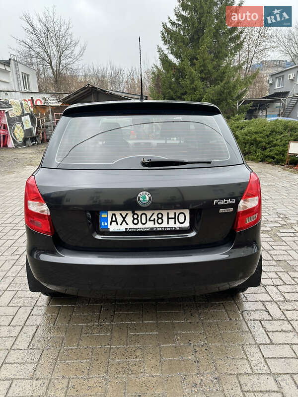 Хэтчбек Skoda Fabia 2011 в Харькове