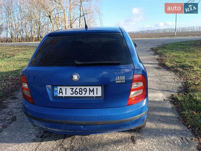 Хэтчбек Skoda Fabia 2005 в Киеве