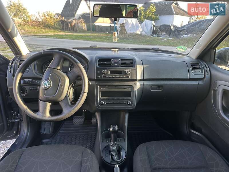Універсал Skoda Fabia 2011 в Синяві