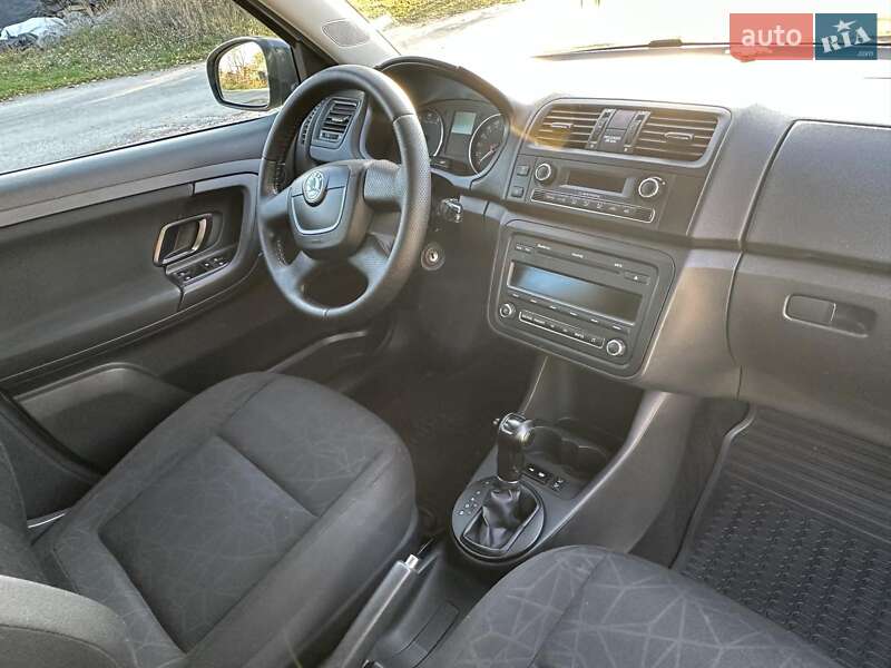 Універсал Skoda Fabia 2011 в Синяві