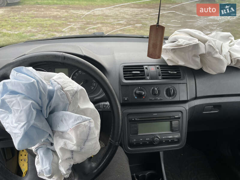 Хетчбек Skoda Fabia 2012 в Виноградові