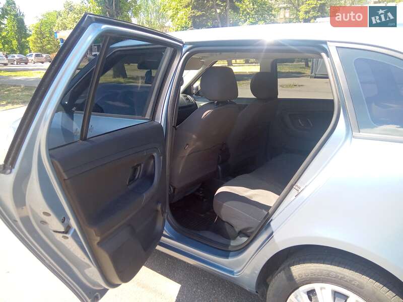 Универсал Skoda Fabia 2010 в Кривом Роге фото 4 Универсал Skoda Fabia 2010 в Кривом Роге