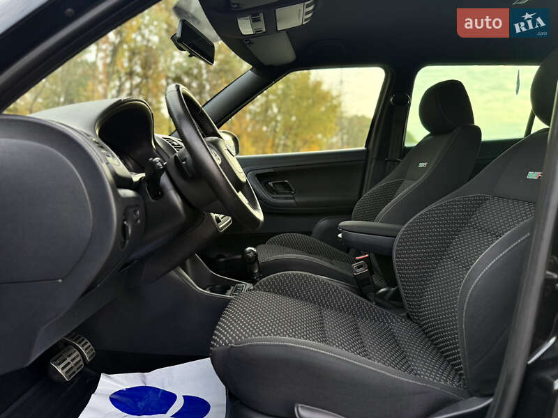 Хетчбек Skoda Fabia 2011 в Луцьку