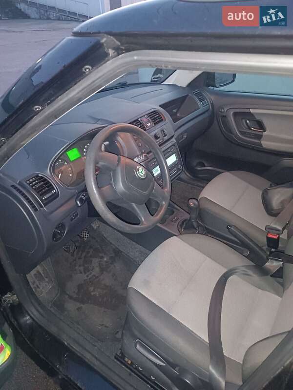 Універсал Skoda Fabia 2010 в Дніпрі