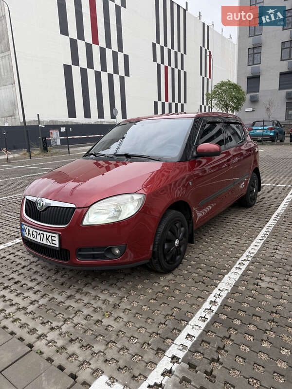 Хетчбек Skoda Fabia 2008 в Києві