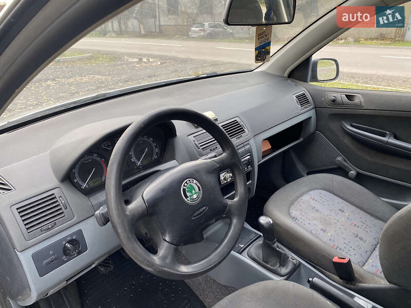 Хетчбек Skoda Fabia 2004 в Мукачевому